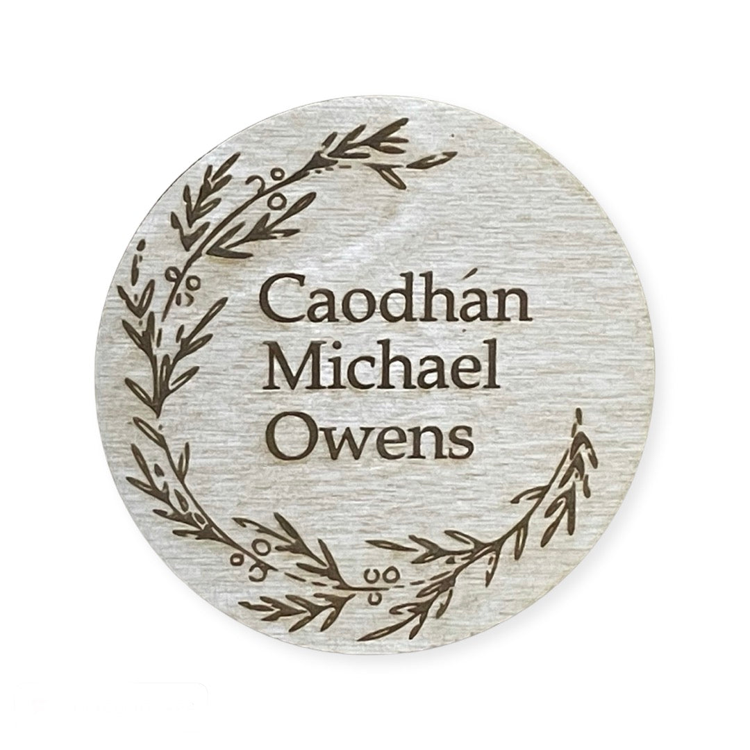 Personalised wooden baby announcement sign - Circle sign