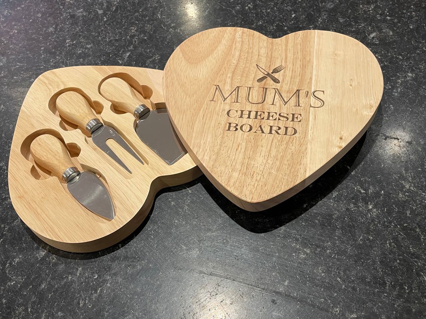 Heart shaped cheese board with knives - Mother’s day gift - engagement gift - birthday gift