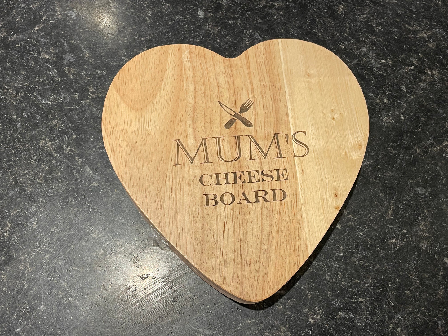 Heart shaped cheese board with knives - Mother’s day gift - engagement gift - birthday gift