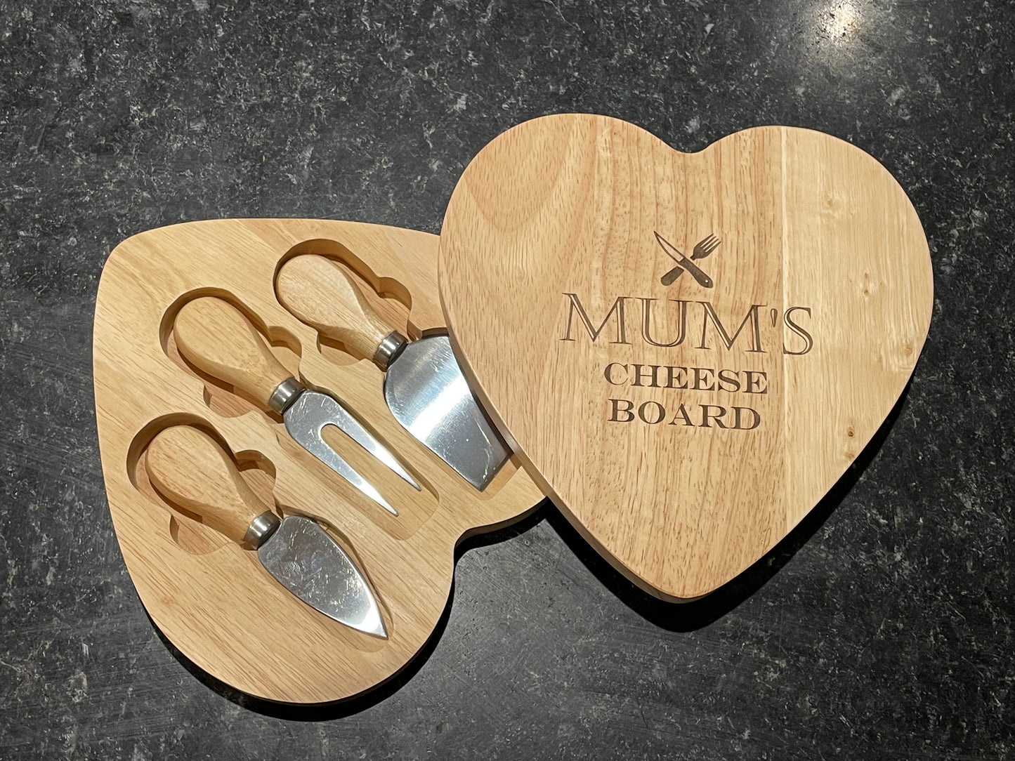 Heart shaped cheese board with knives - Mother’s day gift - engagement gift - birthday gift