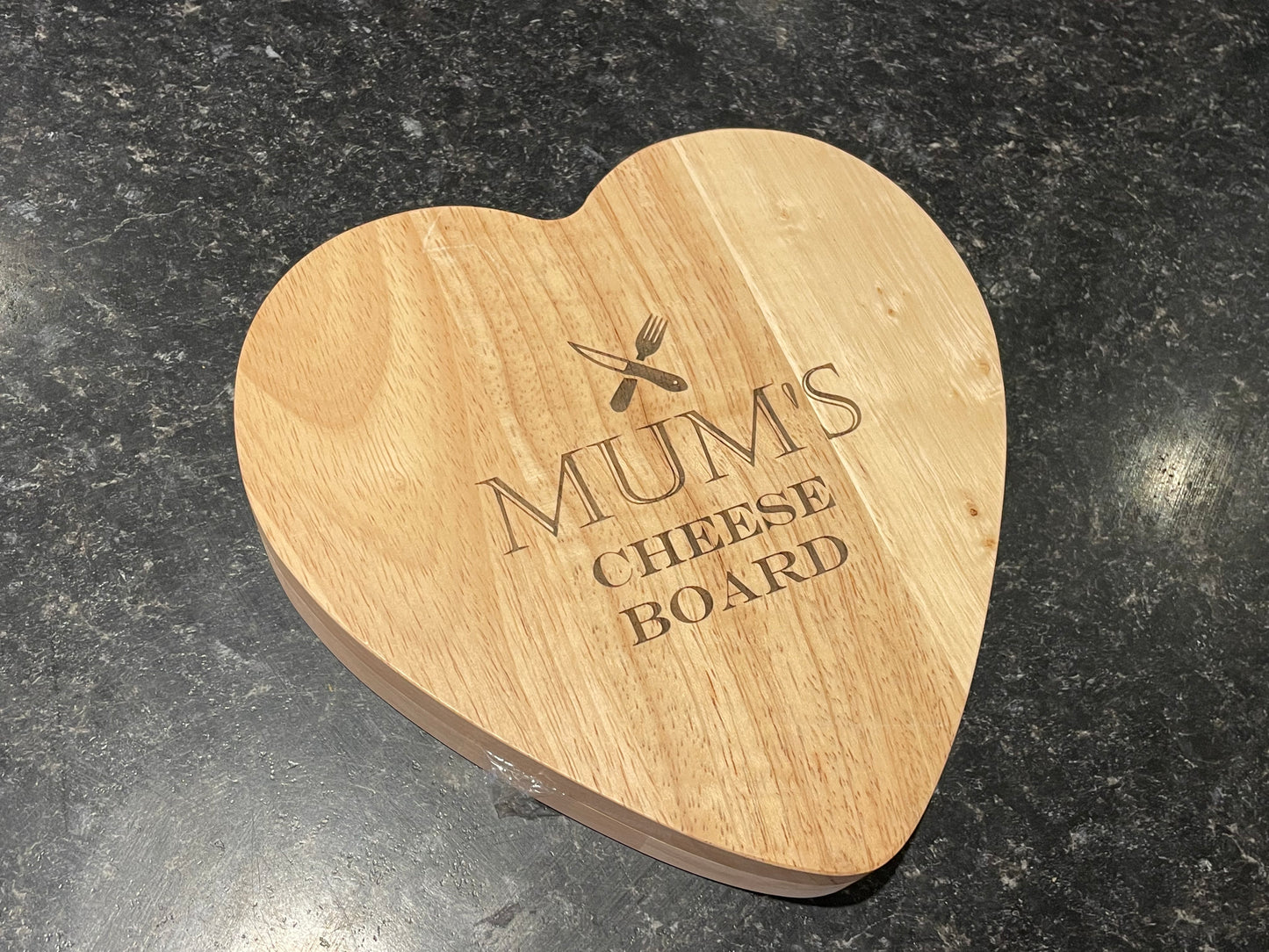 Heart shaped cheese board with knives - Mother’s day gift - engagement gift - birthday gift