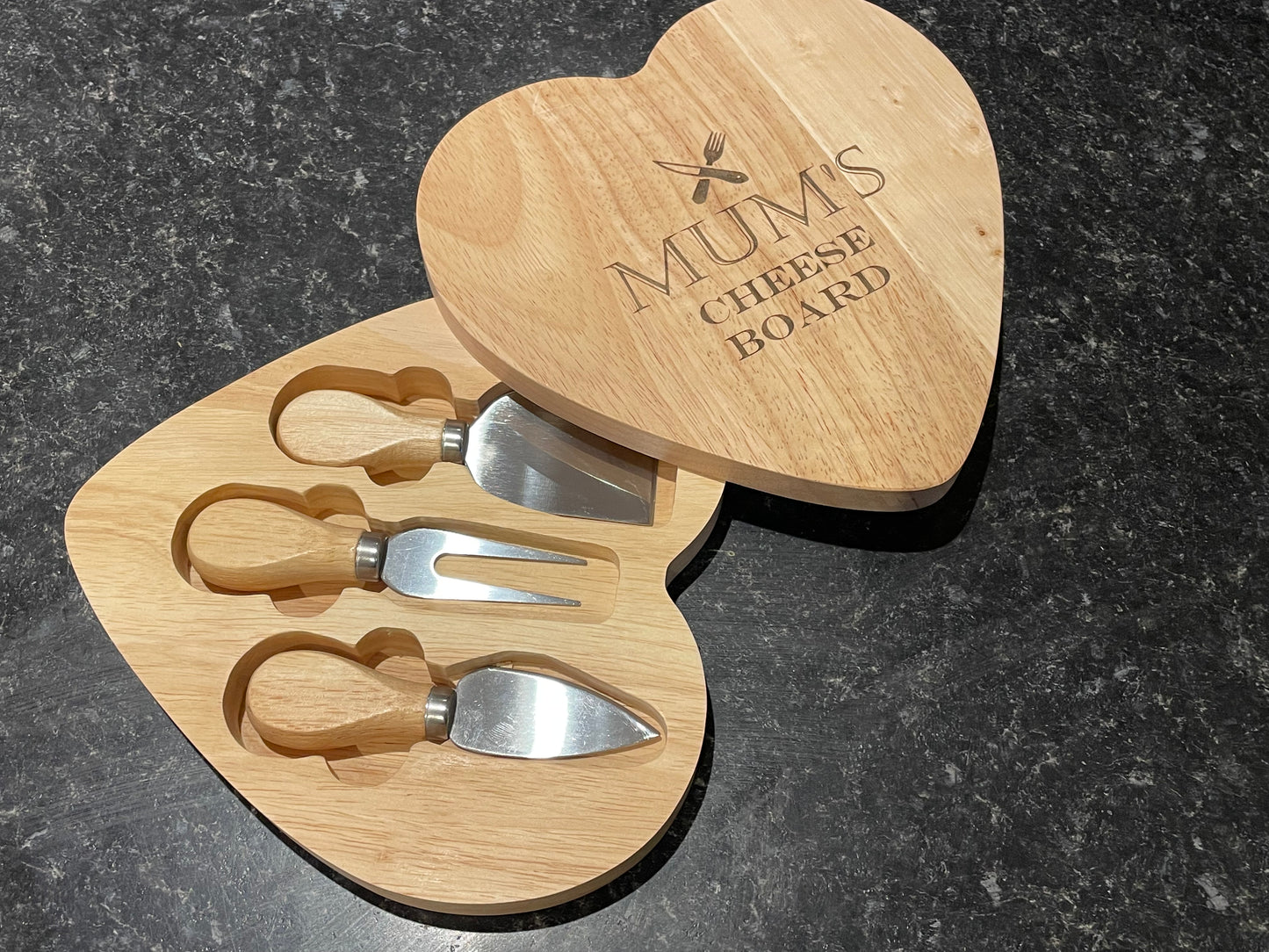 Heart shaped cheese board with knives - Mother’s day gift - engagement gift - birthday gift